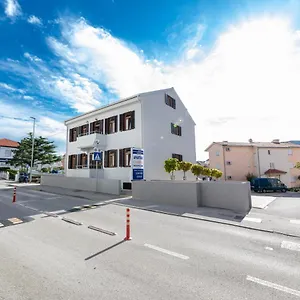  Apartman Crnekovic Iii