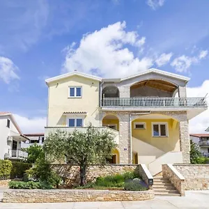 https://apartments-balach.in-istria.net