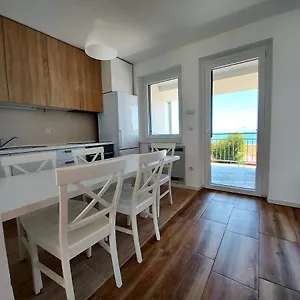 https://crveni-vrh-holiday-village.in-istria.net