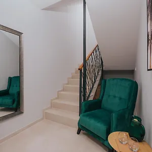  Apartman Virgine Maria I